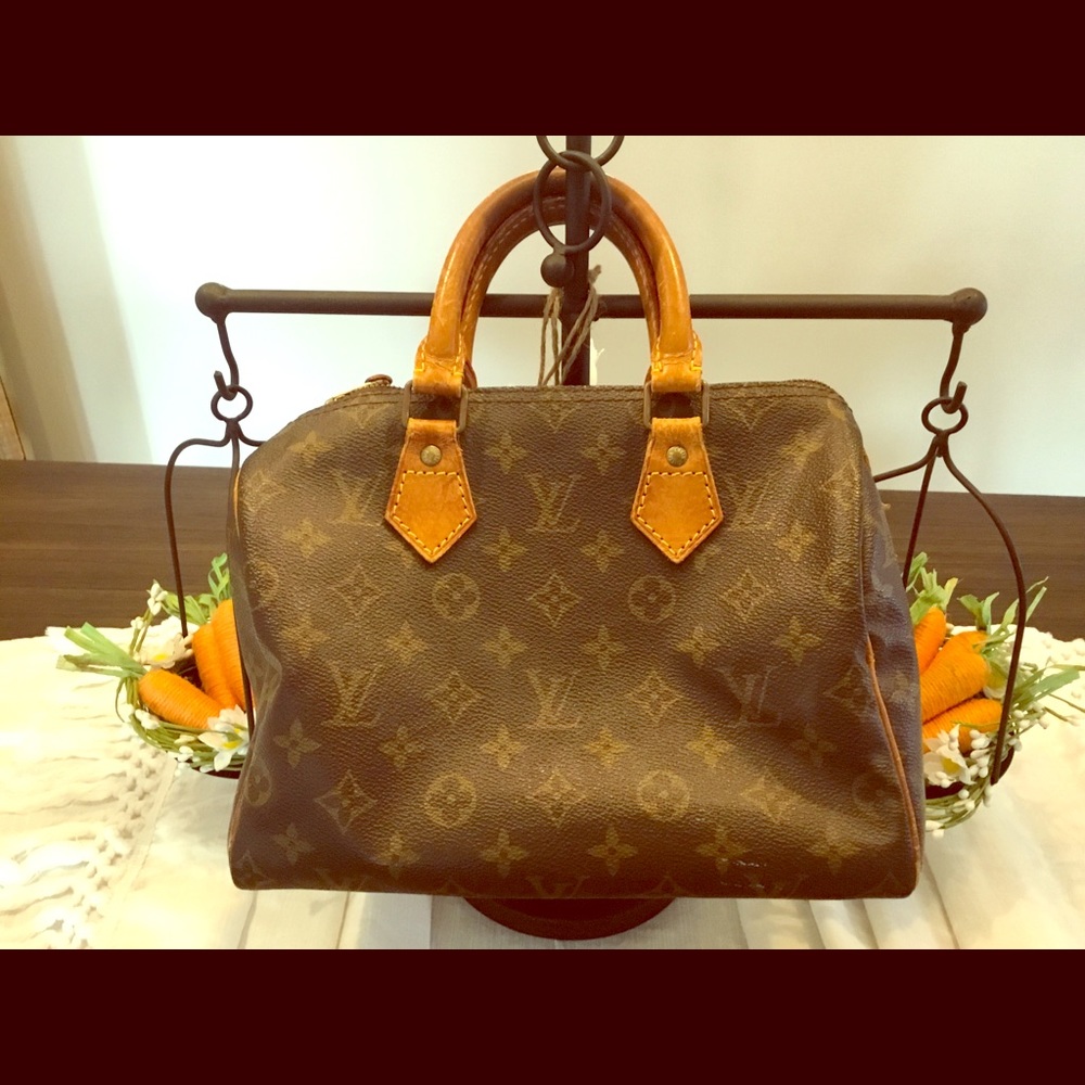 Louis Vuitton Speedy Small - Authentic